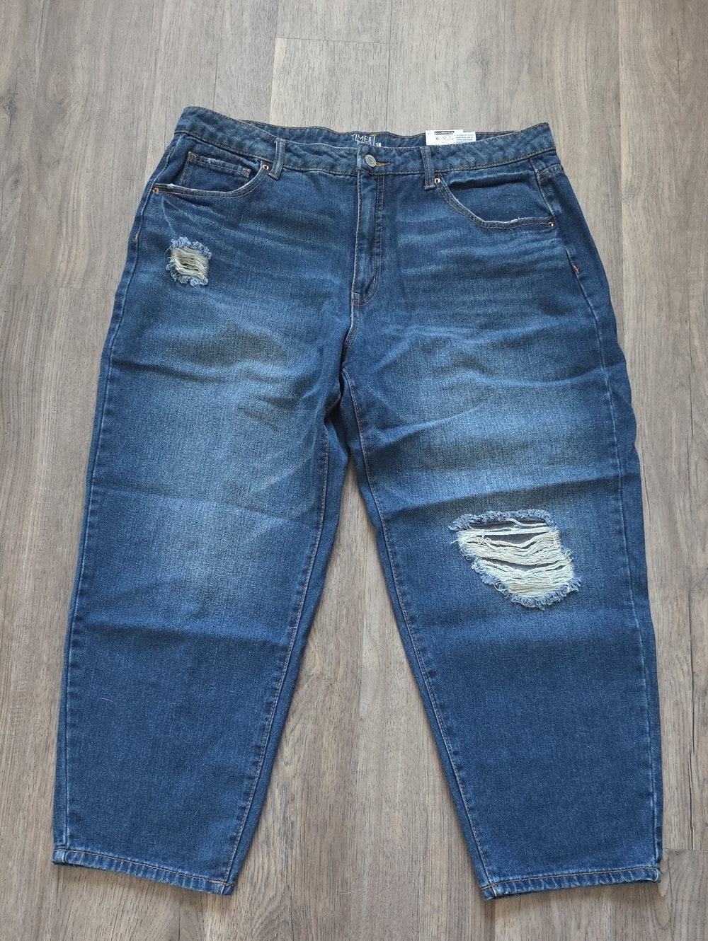 Time and Tru Distressed Blue Denim Barrel Jeans 18 NWT